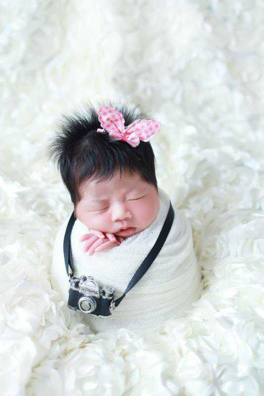 婴儿吐奶处理技巧与注意事项